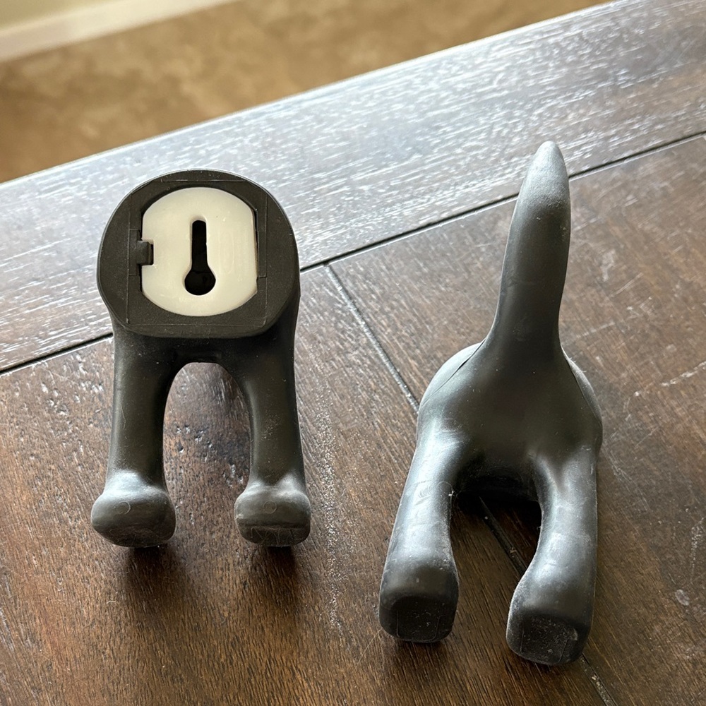 Black Dog Tail Wall Hook